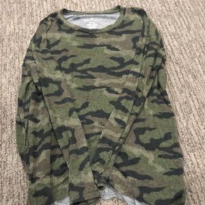 American Eagle Cozy Camo Lonngsleeve